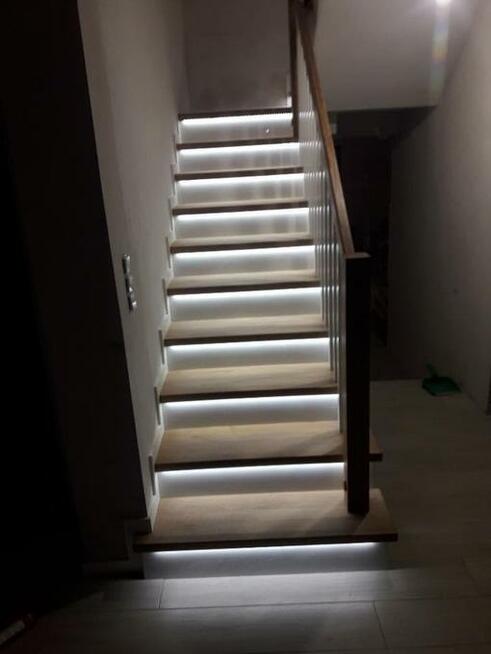 Schody drewniane, samonosne , na beton, na wymiar