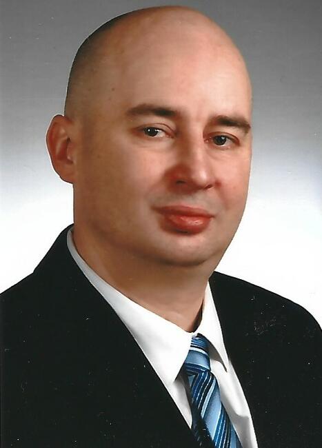Informatyk: Specjalista bezpieczeństwa informacji.
