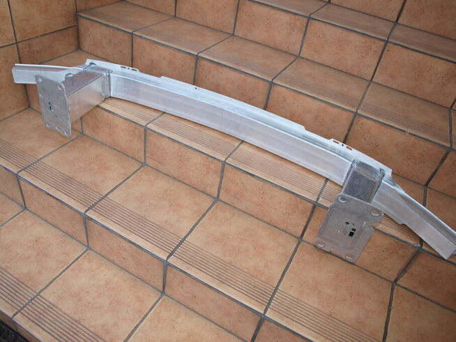 Audi A6 C8 belka wzmocnienie zderzaka przód 2018 - 2021r