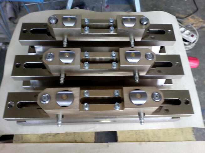 Remonty ,naprawy główne maszyn i urządzeń do pakowania.