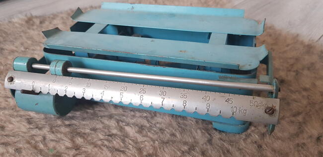 Bez-odważnikowa waga z PRL-u