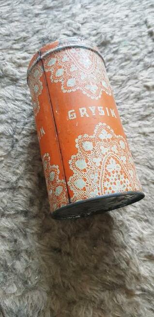 Metalowa puszka z PRL-u