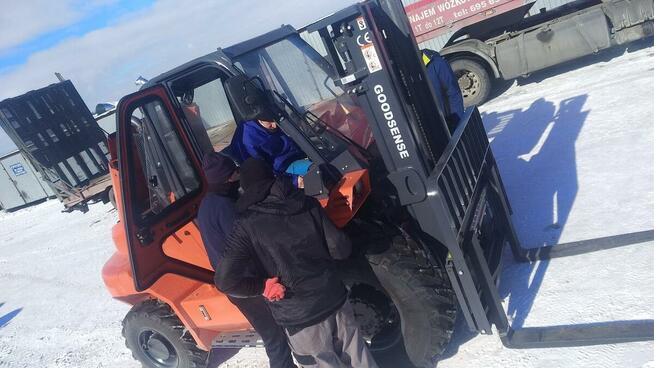 terenowy wózek widłowy nowy 4x4 Goodsense 5 ton -