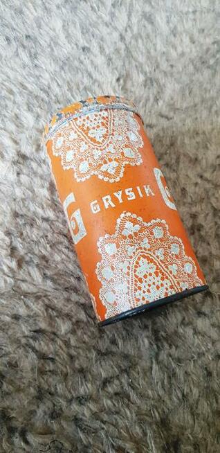 Metalowa puszka z PRL-u