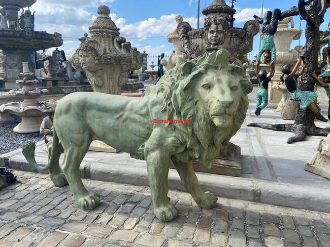 Lwy z brązu , Lew z brązu , Rzeźba Lwa z brązu Lwy pałacowe