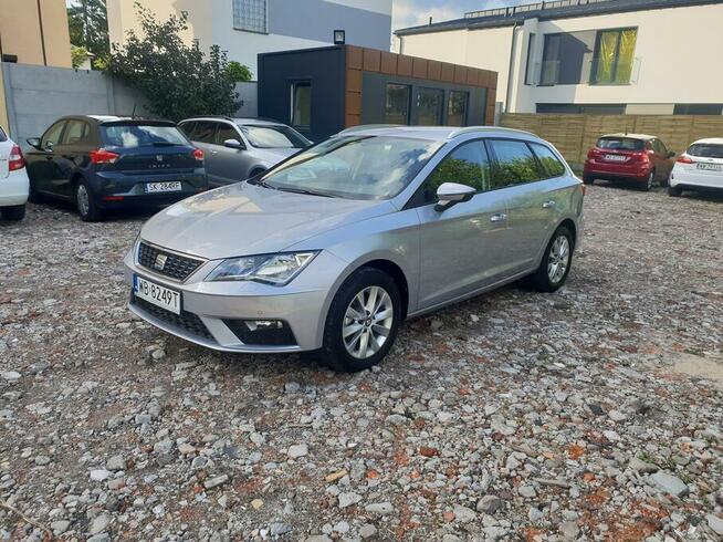 Tani wynajem wypożyczalnia samochodow Lotnisko Okęcie Modlin