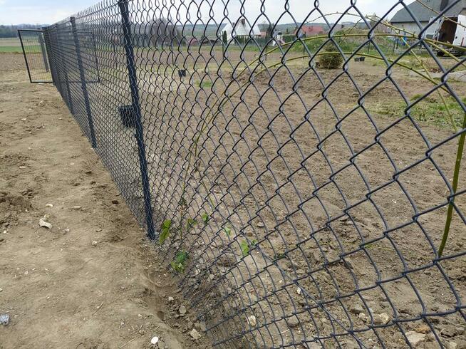 Ogrodzenie siatkowe z montażem. Ogrodzenie z siatki. Siatka