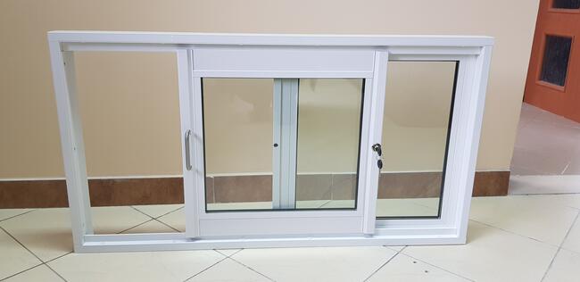 Okno podawcze przesuwane w bok do kuchni baru lokalu alu