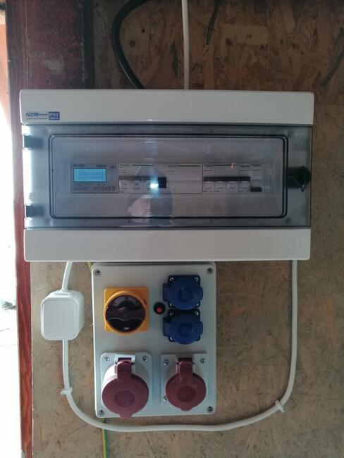 Usługi Elektryczne, Elektryk