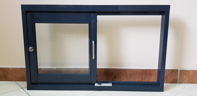 Okno podawcze przesuwane w bok do kuchni baru lokalu alu