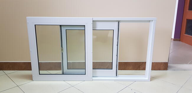 Okno podawcze przesuwane w bok do kuchni baru lokalu alu