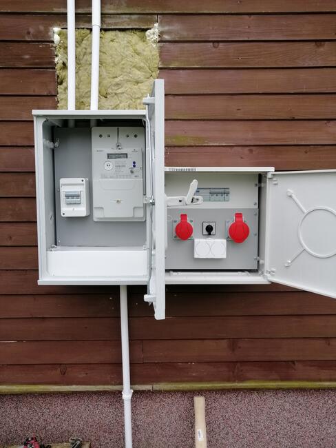 Usługi Elektryczne, Elektryk