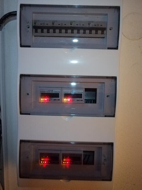 Usługi Elektryczne, Elektryk