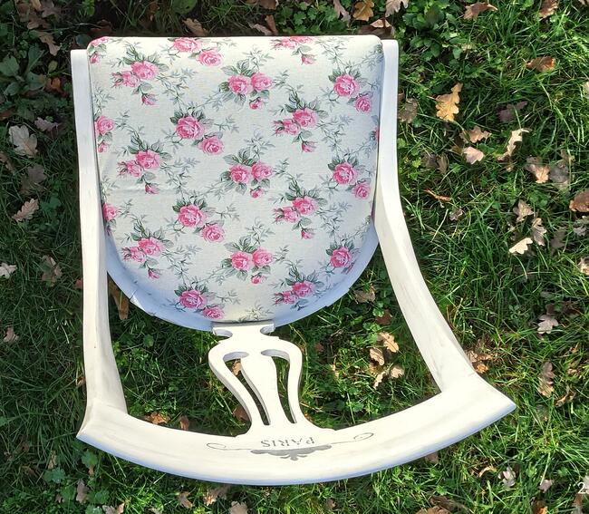 Krzesła w stylu vintage schabby chic