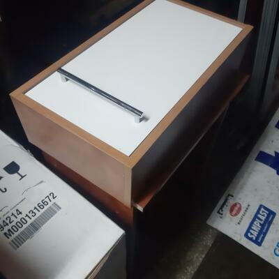 Umywalka, bateria elektroniczna , szafka pod umywalke, wisza