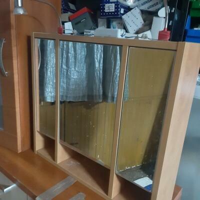 Umywalka, bateria elektroniczna , szafka pod umywalke, wisza