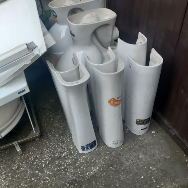 postument kolo, cersanit