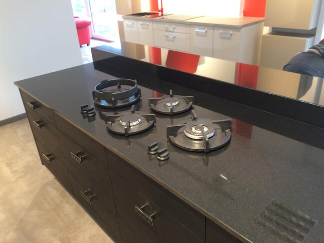 BLATY KUCHENNE i ŁAZIENKOWE z granitu, marmuru, konglomeratu