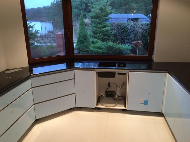 BLATY KUCHENNE i ŁAZIENKOWE z granitu, marmuru, konglomeratu