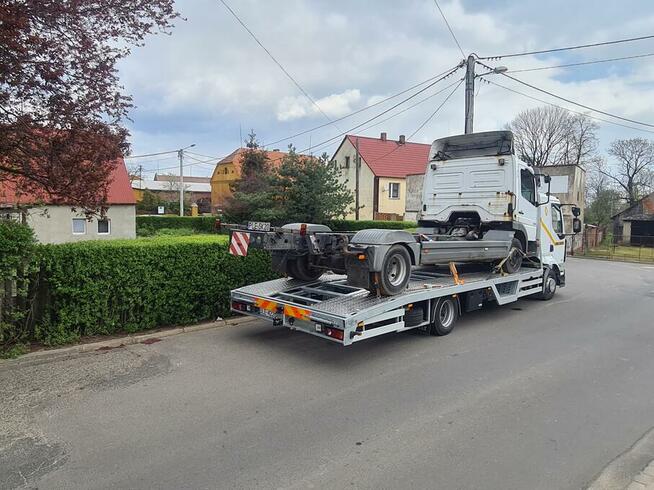 TRANSPORT MASZYN ROLNICZYCH OPRYSKIWACZY PRZYCZEP stali