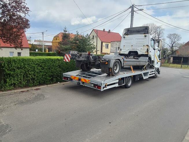 TRANSPORT MASZYN ROLNICZYCH OPRYSKIWACZY PRZYCZEP stali