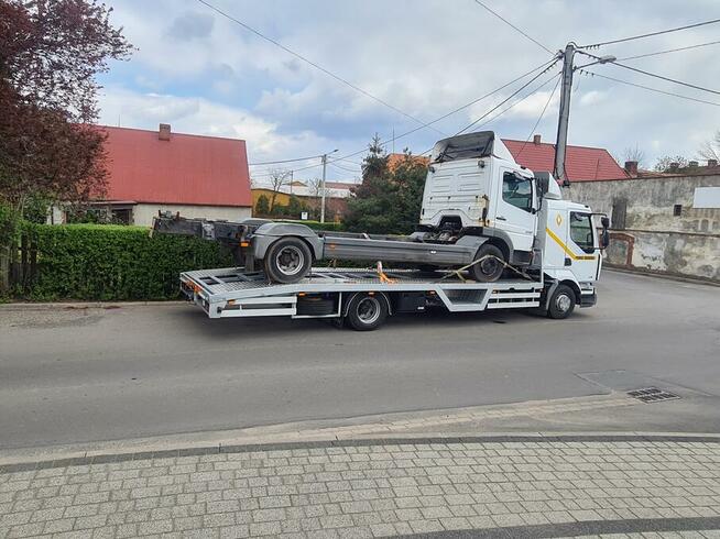 TRANSPORT MASZYN ROLNICZYCH OPRYSKIWACZY PRZYCZEP stali