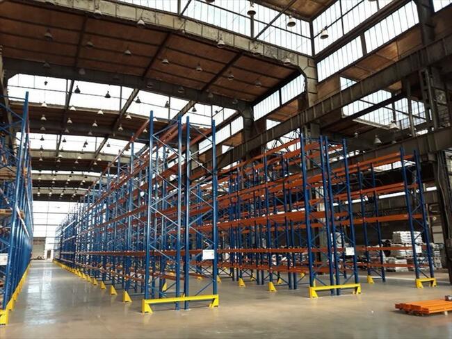 Hala. Magazyn 1100m2, Brzeg