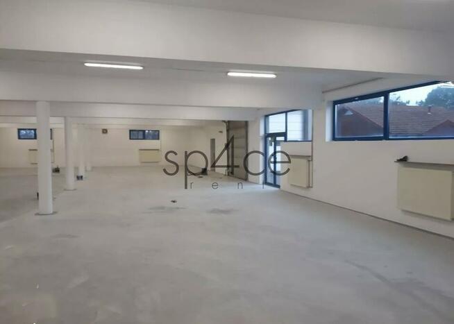 Samodzielny BUDYNEK z magazynem 1700 m2 - . Biura