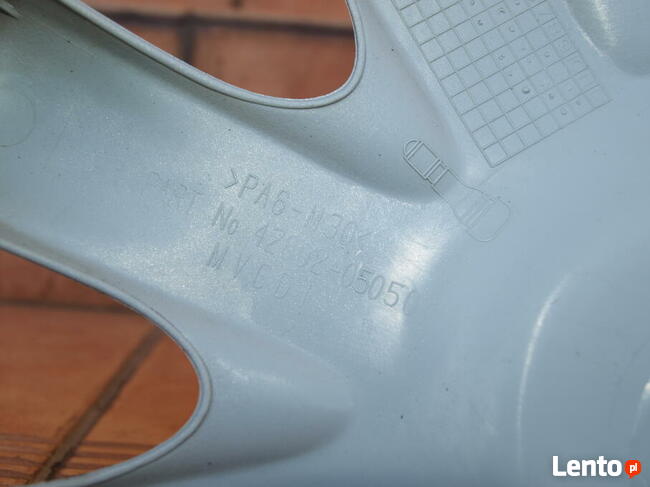 Toyota kołpak 15 oryginalny (1 sztuka)