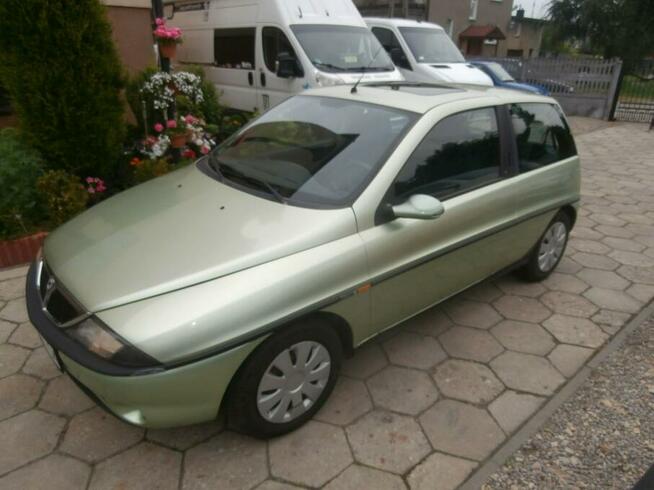 sprzedam lancia Y 1,4 benzyna