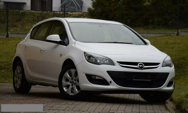 Opel Astra 1,4 turbo 140km klimatyzacja automatyczna serwisowany w ASO