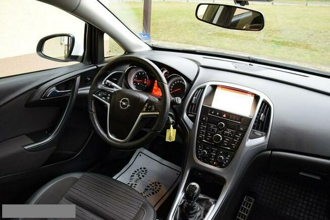 Opel Astra 1,4 turbo 140km klimatyzacja automatyczna serwisowany w ASO