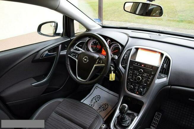 Opel Astra 1,4 turbo 140km klimatyzacja automatyczna serwisowany w ASO