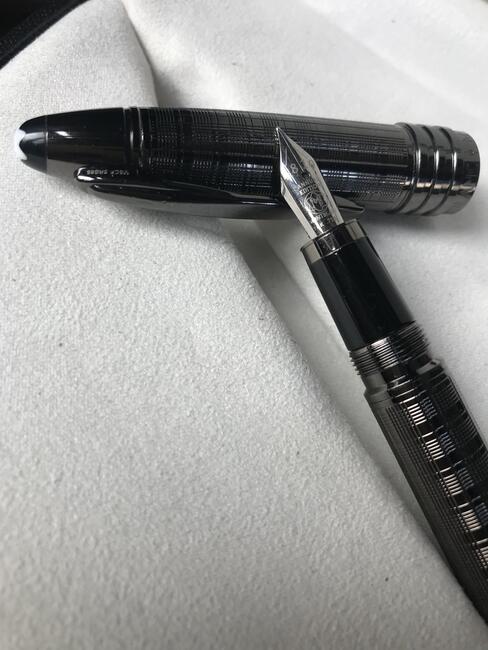 Pióro MontBlanc grafit/ karbowane