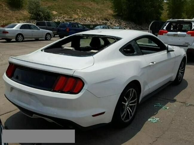 Ford Mustang 2015,2.3L,EcoBoost,na tylne koła,po gradobiciu