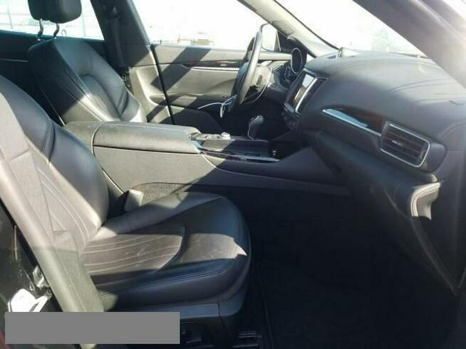 2017,3.0L,LEVANTE,4x4,porysowany