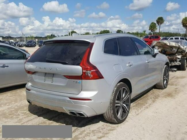 Volvo XC 60 2019,2.0L,T5 R DESIGN,na przednie koła,porysowany