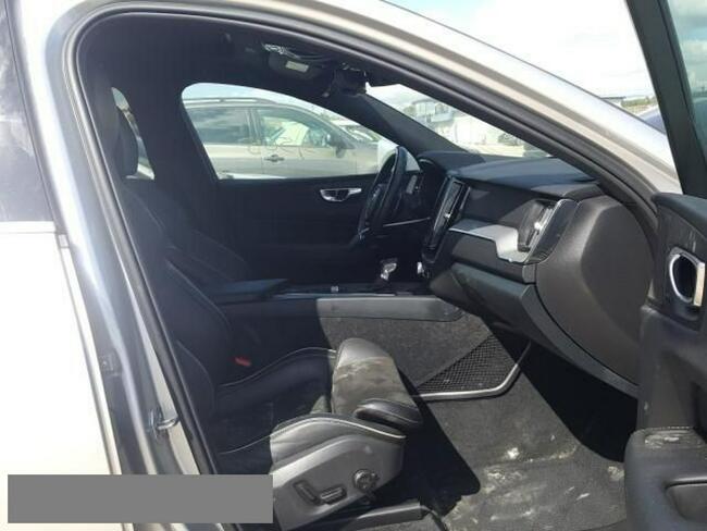 Volvo XC 60 2019,2.0L,T5 R DESIGN,na przednie koła,porysowany