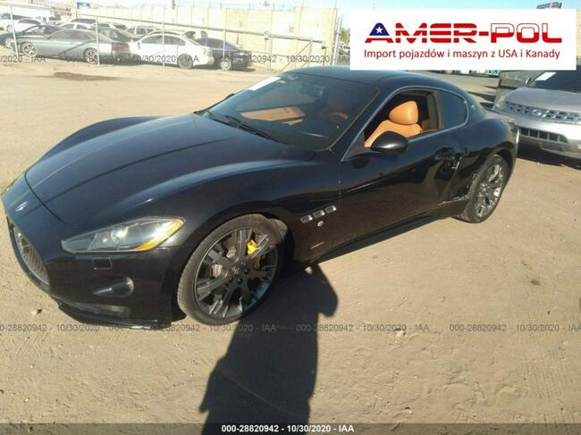 Maserati GranTurismo 2010, 4.7L, lekko uszkodzony bok