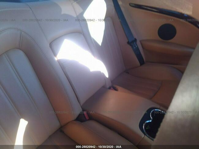 Maserati GranTurismo 2010, 4.7L, lekko uszkodzony bok