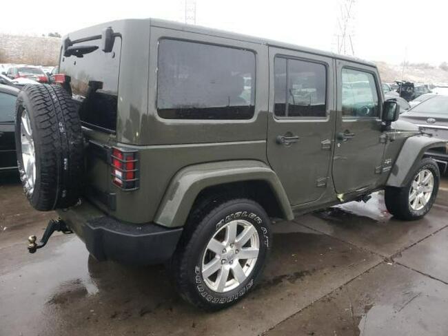 Jeep Wrangler 2016. 3.6L, 4x4, unlimited sahara, uszkodzony bok