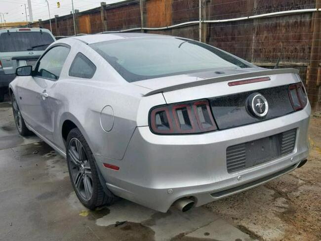 Ford Mustang 2013, 3.7L, manual, po gradobiciu