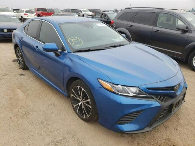 Toyota Camry 2019, 2.5L, SE L, po gradobiciu