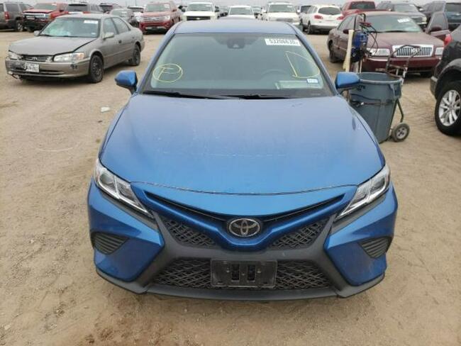 Toyota Camry 2019, 2.5L, SE L, po gradobiciu