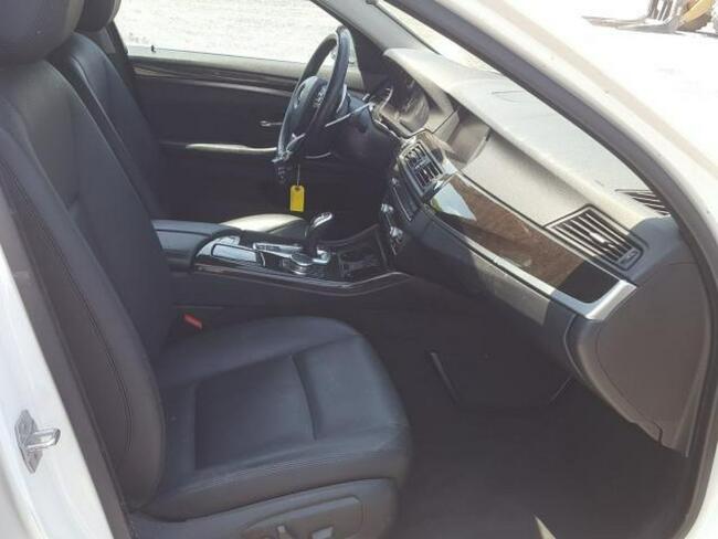 BMW 528 2016, 2.0L, lekko uszkodzony przód i tył