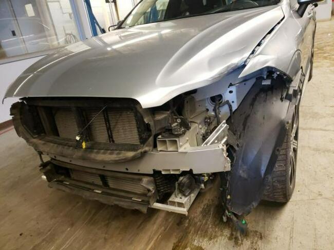 Volvo XC 60 2018, 2.0L, T6 Inscription, 4x4, uszkodzony przód