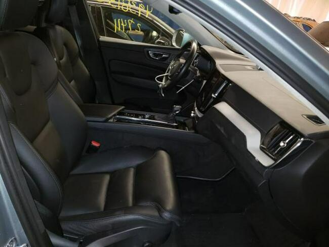 Volvo XC 60 2018, 2.0L, T6 Inscription, 4x4, uszkodzony przód