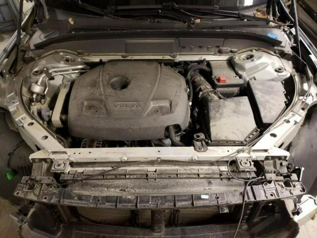 Volvo XC 60 2018, 2.0L, T6 Inscription, 4x4, uszkodzony przód