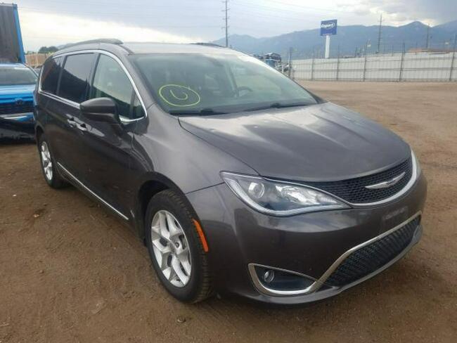 Chrysler Pacifica 2017, 3.6L, Touring, po gradobiciu