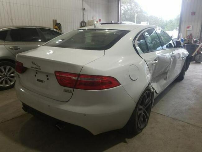 Jaguar XE 2017, 3.0L, Premium, 4x4, uszkodzony bok